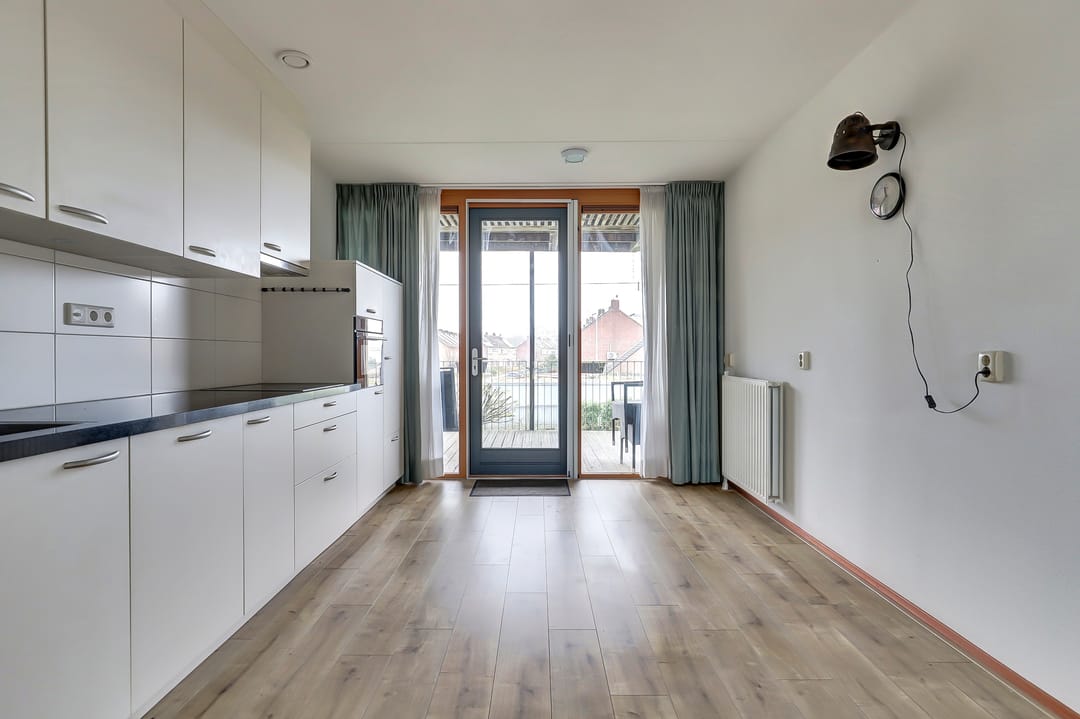 Foto 2 van Nieuwerkerckeplein 30