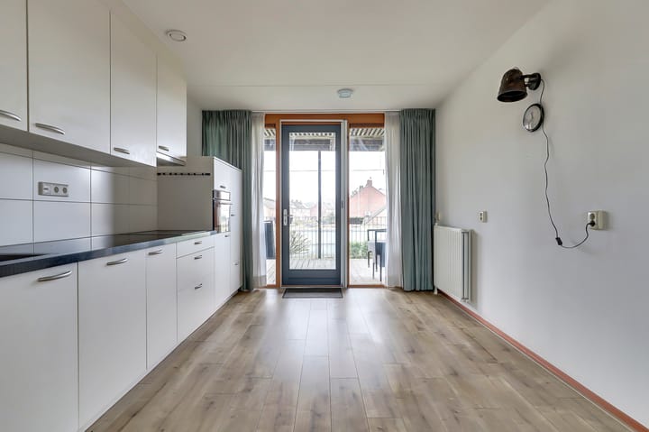 Photo 2 of Nieuwerkerckeplein 30