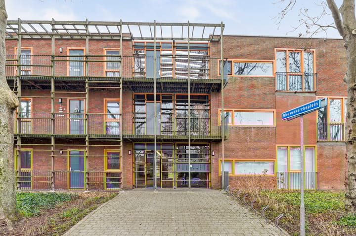 Photo 5 of Nieuwerkerckeplein 30