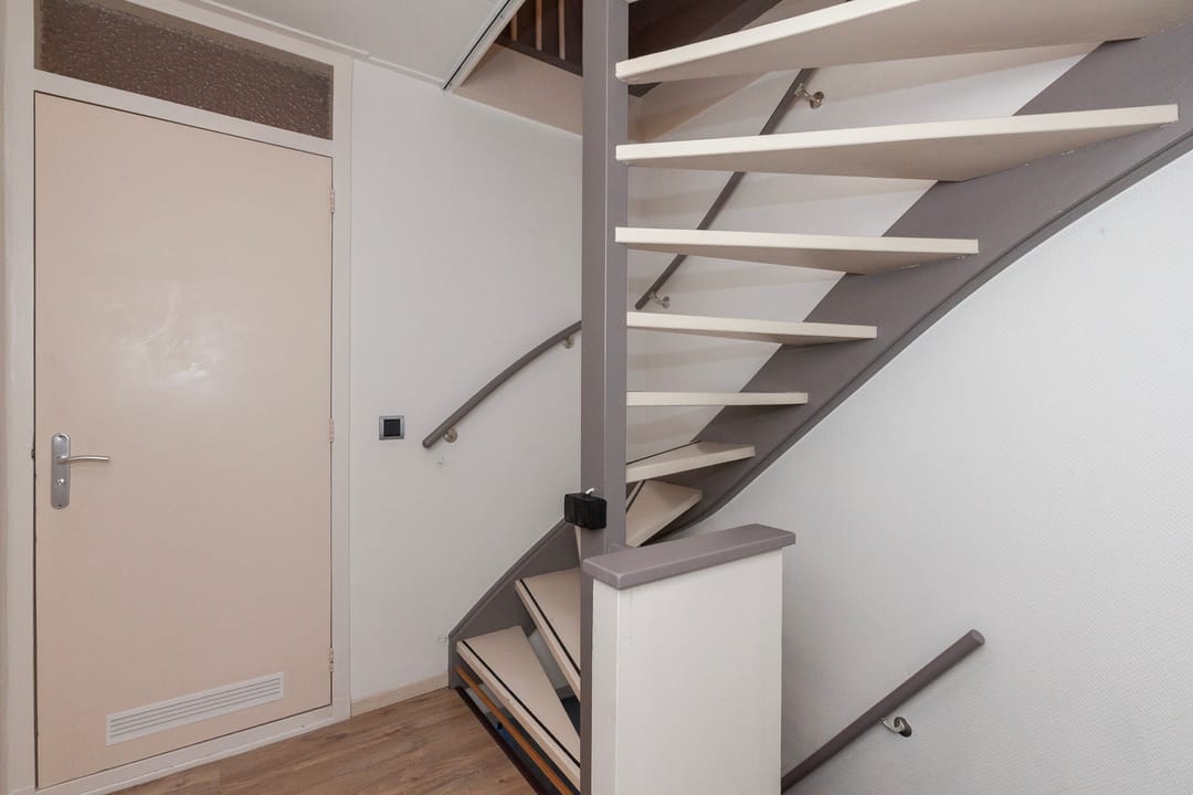 Photo 13 of Treubstraat 3