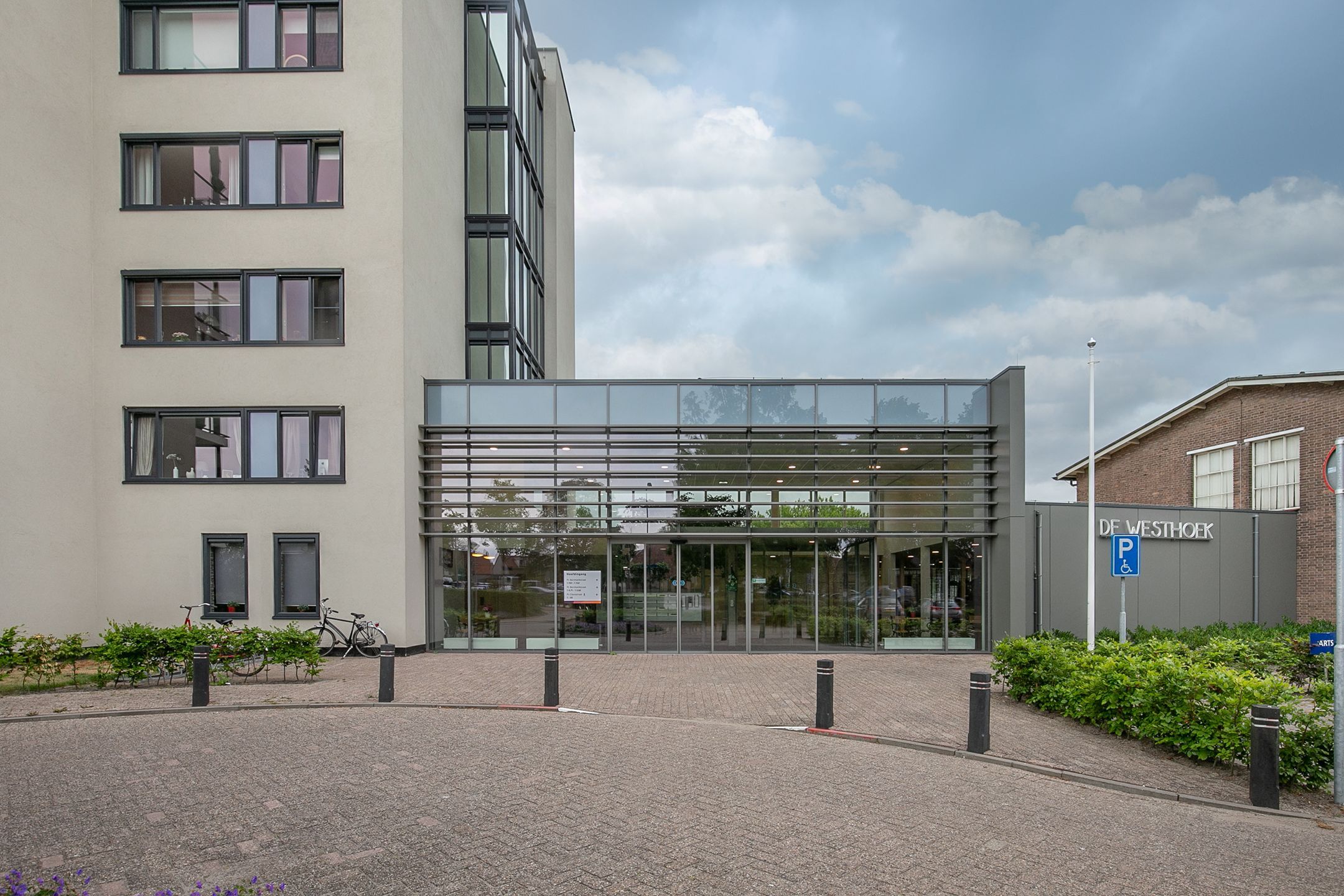 Photo 12 of Prins Bernhardstraat 1-F47