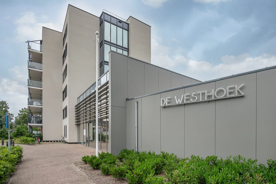 Photo 13 of Prins Bernhardstraat 1-F47