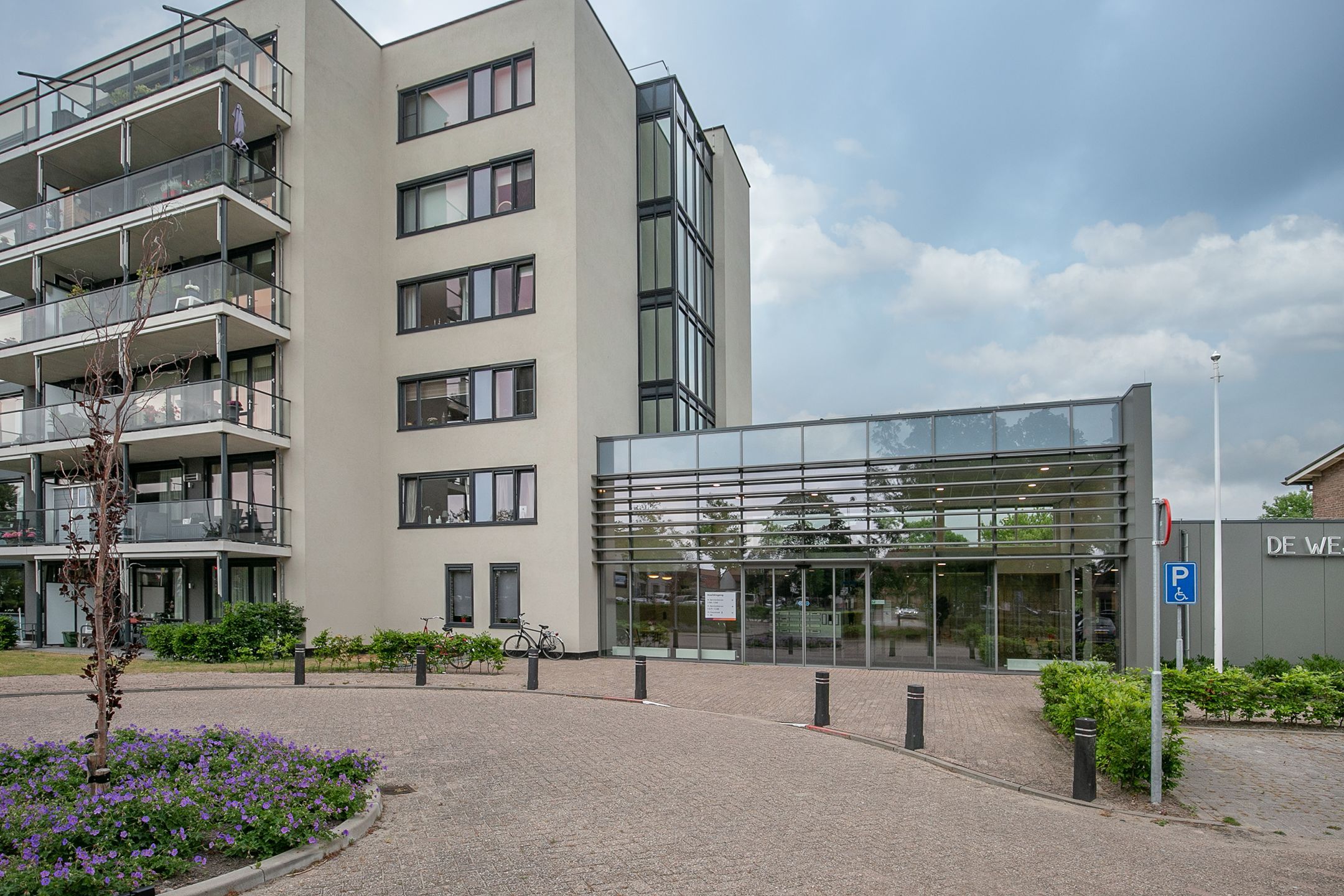 Photo 15 of Prins Bernhardstraat 1-F47