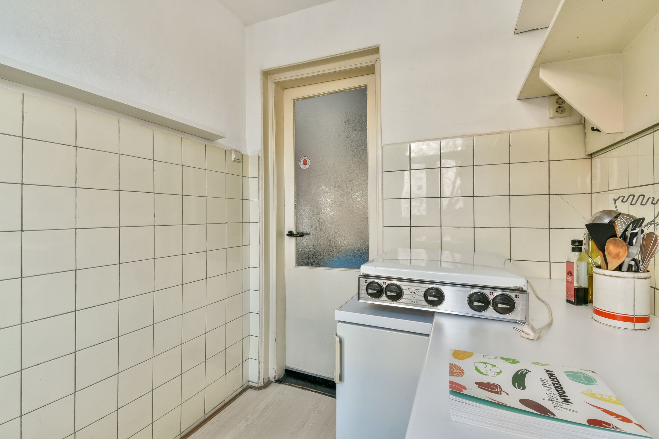 Photo 12 of Kinkerstraat 12-B1