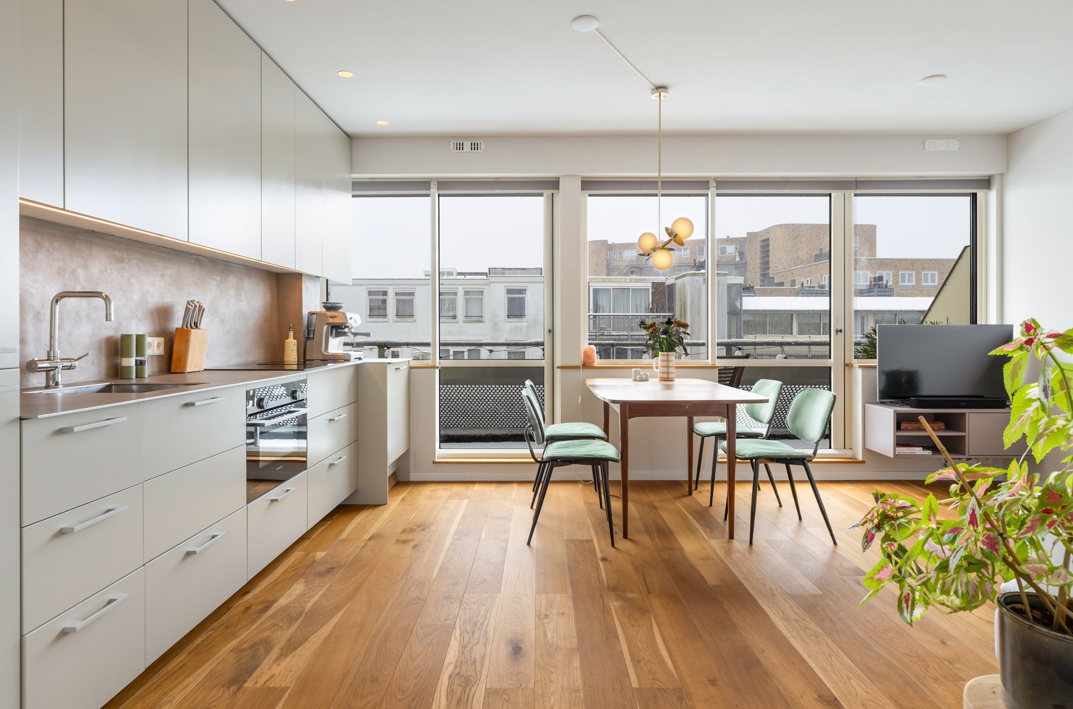 Buying a house in The Netherlands., Tweede Atjehstraat 5-S