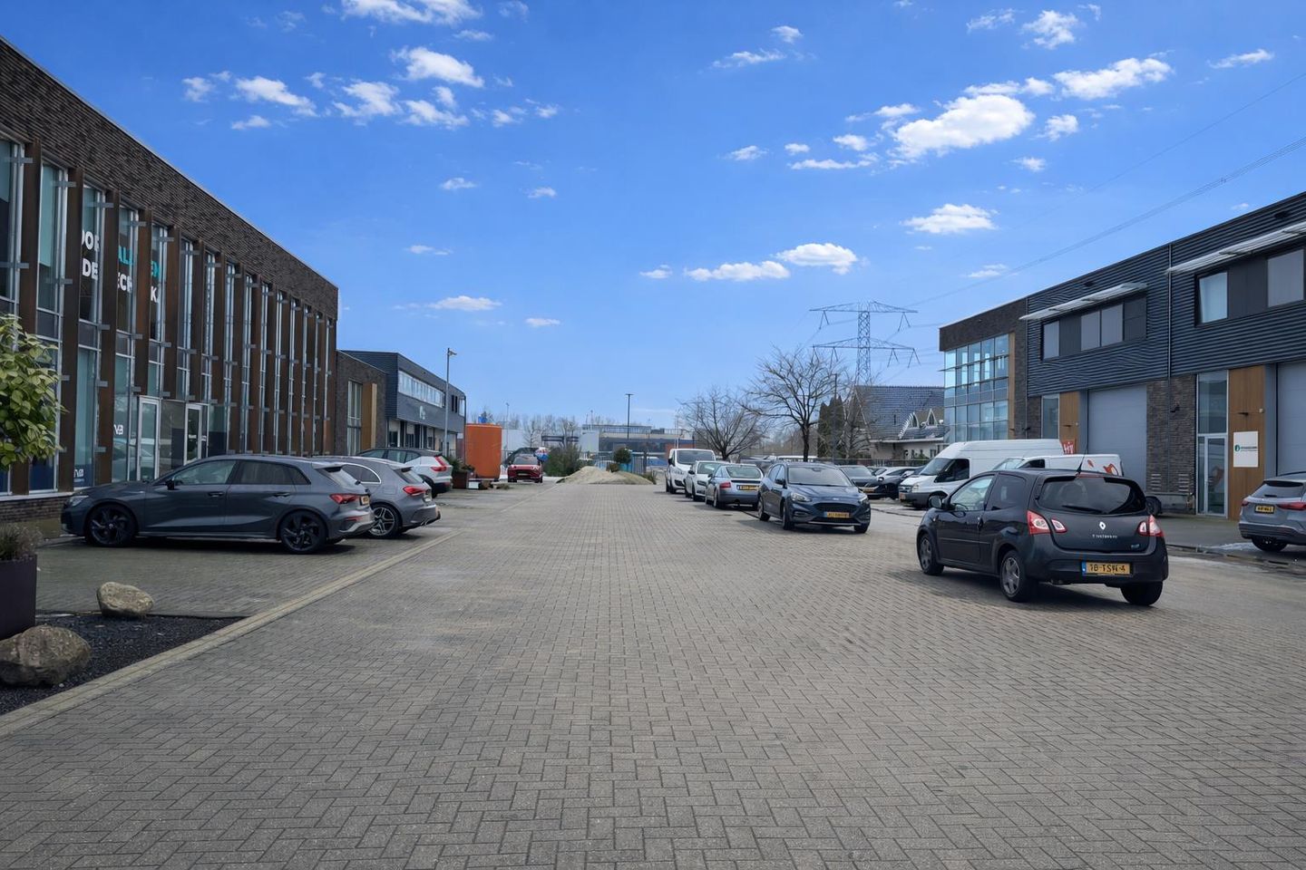 View photo 4 of Hoofdweg 328