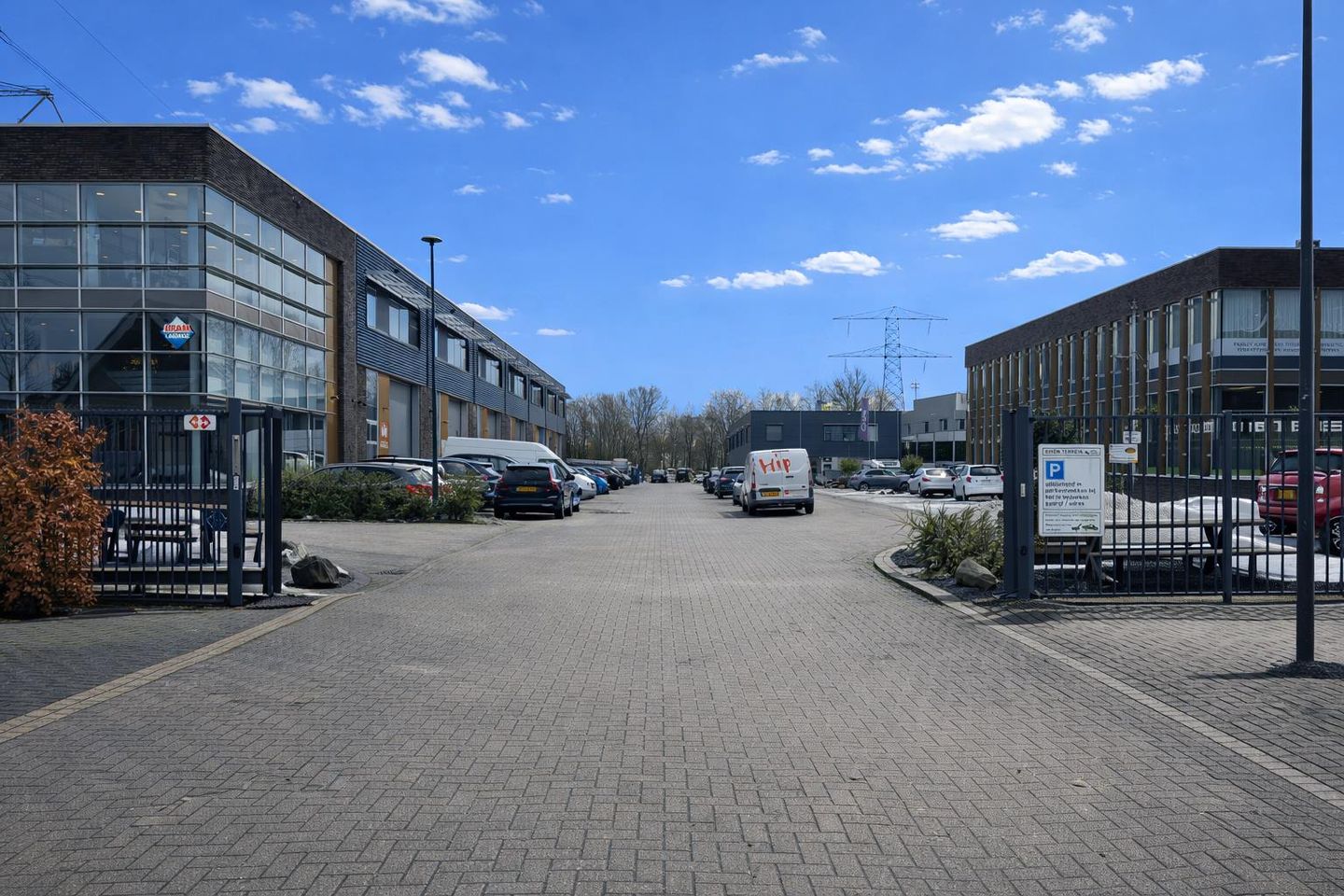 View photo 5 of Hoofdweg 328