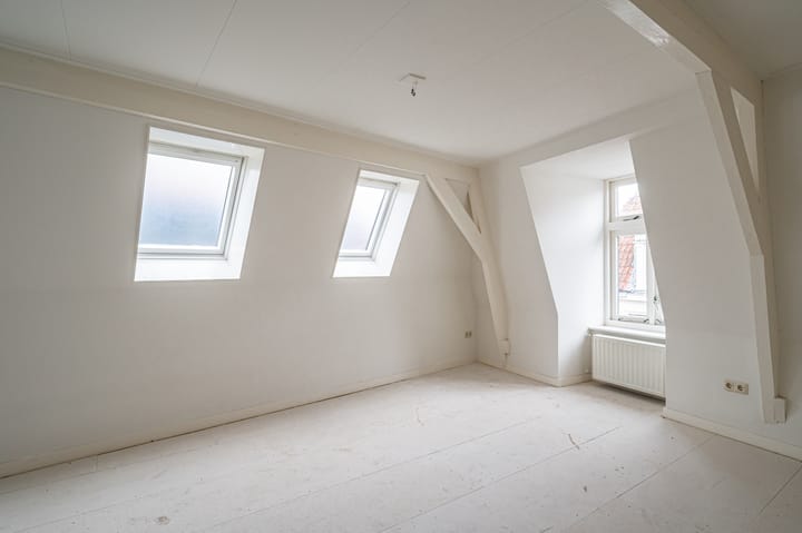 Photo 10 of Bisschopstraat 71