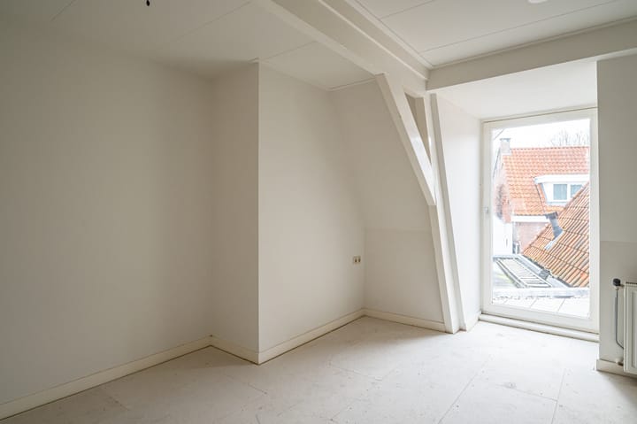 Photo 14 of Bisschopstraat 71