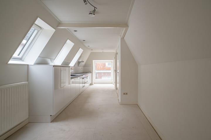 Photo 16 of Bisschopstraat 71