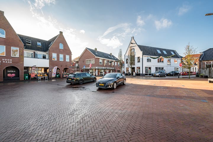 Photo 18 of Bisschopstraat 71