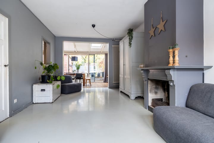 Photo 13 of Burgemeester Middelaerlaan 10