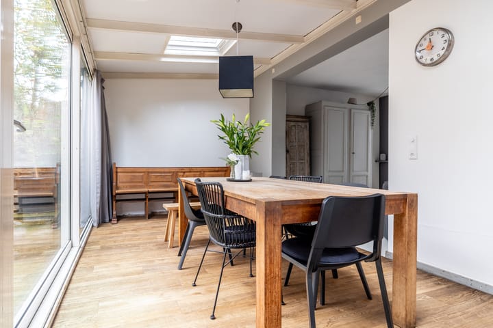 Photo 19 of Burgemeester Middelaerlaan 10