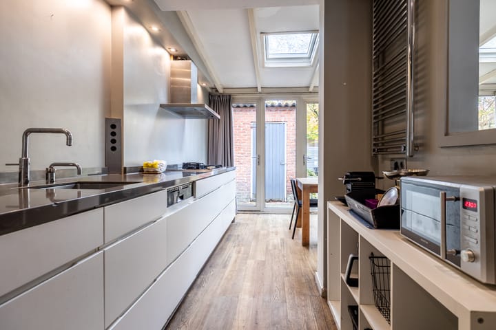 Photo 22 of Burgemeester Middelaerlaan 10