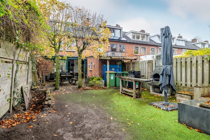 Photo 27 of Burgemeester Middelaerlaan 10