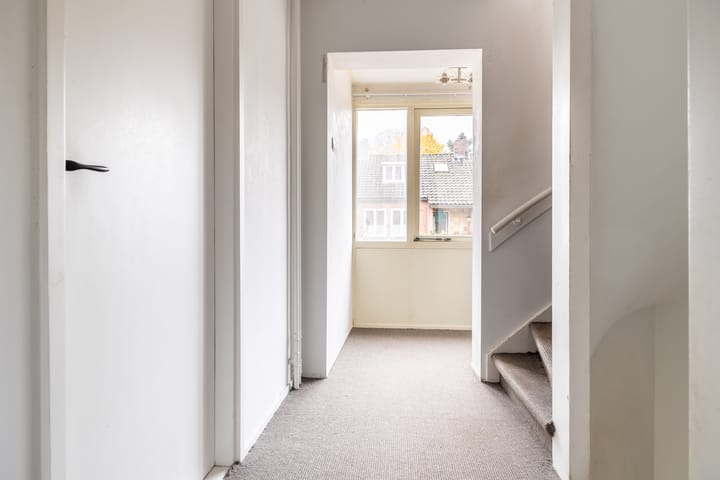 Photo 29 of Burgemeester Middelaerlaan 10