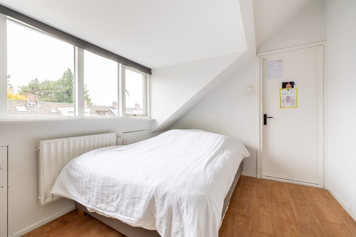 Photo 39 of Burgemeester Middelaerlaan 10