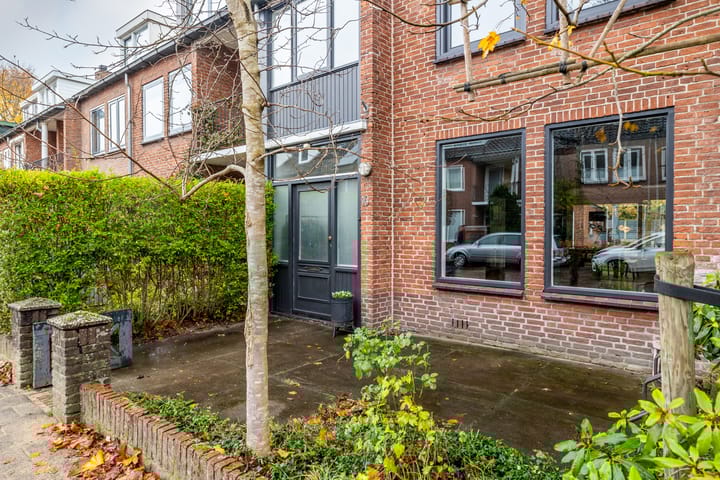 Photo 43 of Burgemeester Middelaerlaan 10