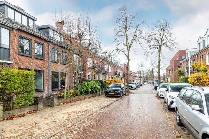 Photo 45 of Burgemeester Middelaerlaan 10