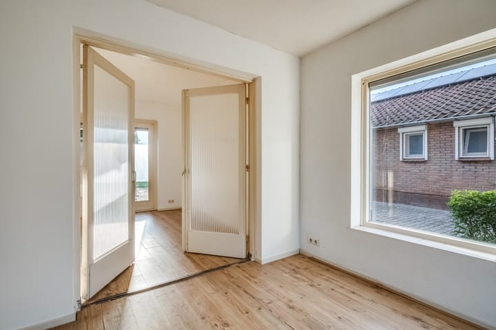 Photo 10 of Oosterhoutsestraat 39