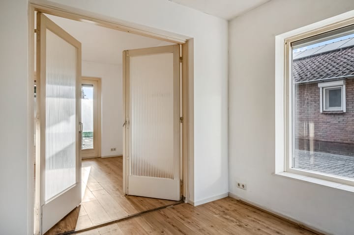 Photo 14 of Oosterhoutsestraat 39