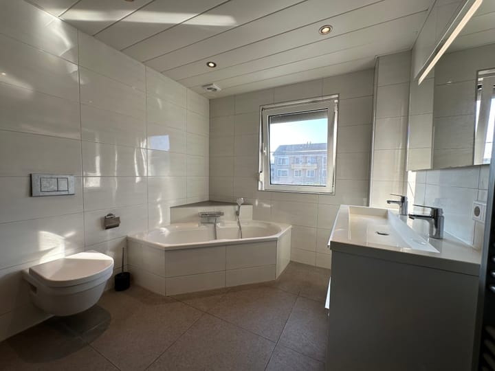 Foto 16 van Kerstroosstraat 3