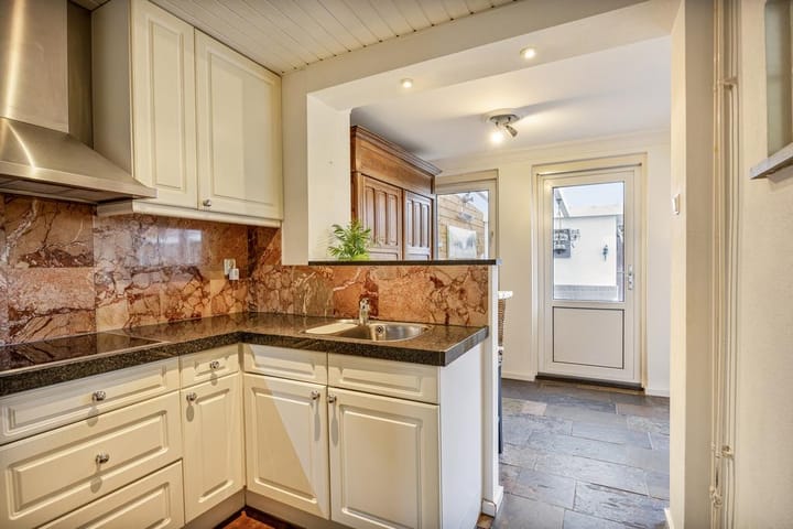 Foto 7 van Jan van Ruusbroeckstraat 46