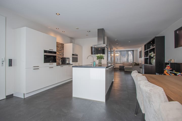 Foto 4 van Schrijnwerkerstraat 17