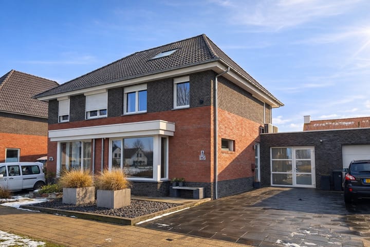 Foto 1 van Schrijnwerkerstraat 17