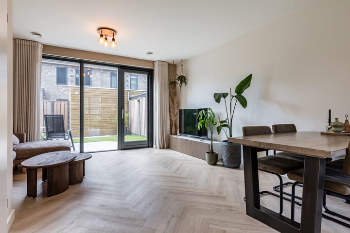 Foto 15 van Middenstip 4