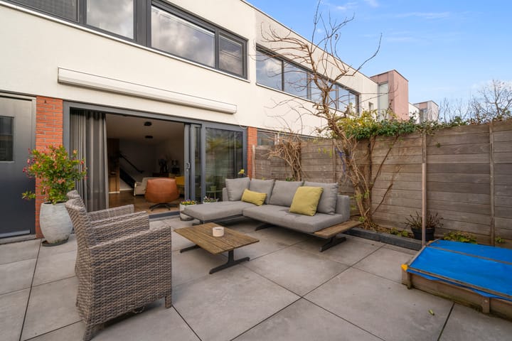 Foto 36 van John Coltranestraat 5