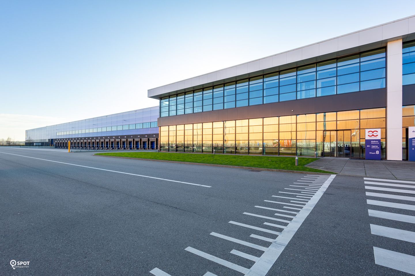 Bekijk foto 5 van 7Poort 8