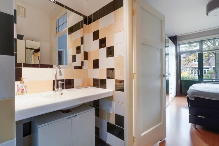 Foto 32 van Laan van Meerdervoort 1090