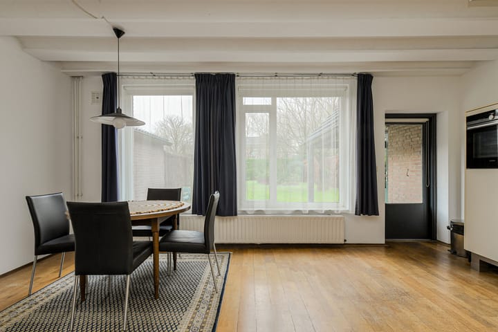 Foto 11 van Spank 50