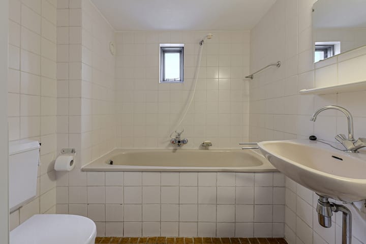 Foto 24 van Spank 50