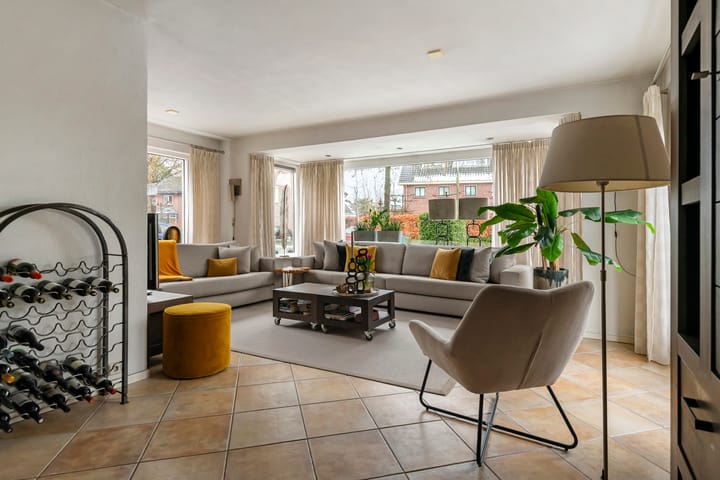 Foto 8 van Middelweg 12