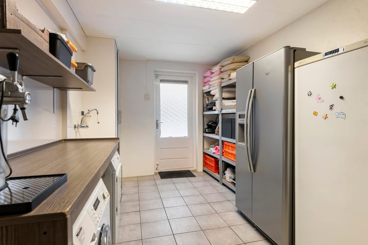 Foto 15 van Middelweg 12