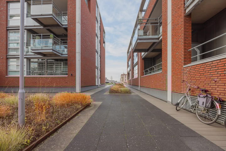 Foto 9 van Tolbrugplein 8