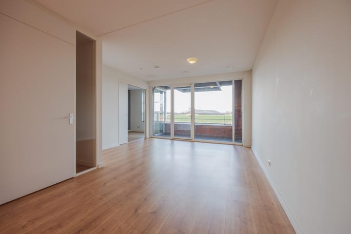 Foto 27 van Tolbrugplein 8