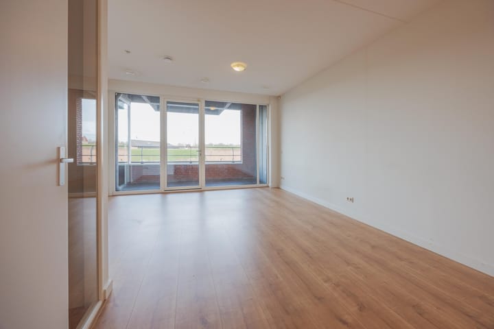 Foto 28 van Tolbrugplein 8