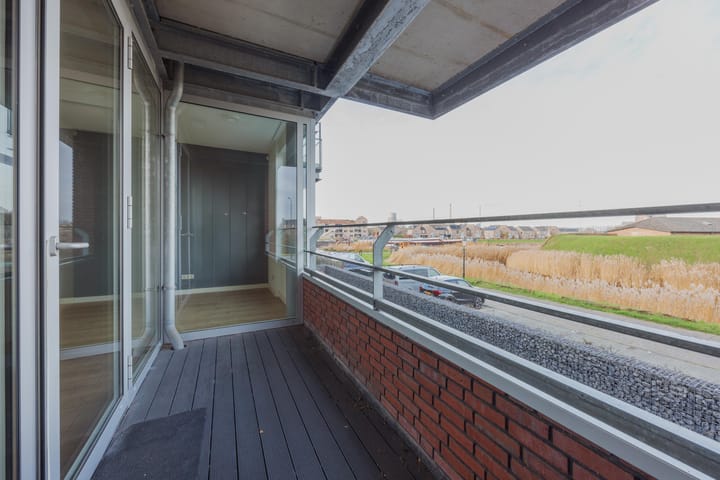 Foto 38 van Tolbrugplein 8