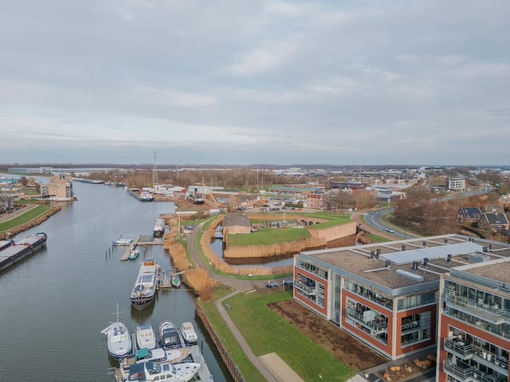 Foto 45 van Tolbrugplein 8