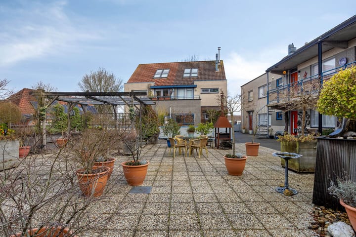 Foto 13 van Roode Leeuw 6