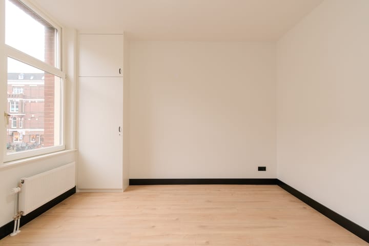 Photo 16 of Admiraal De Ruijterweg 55-1