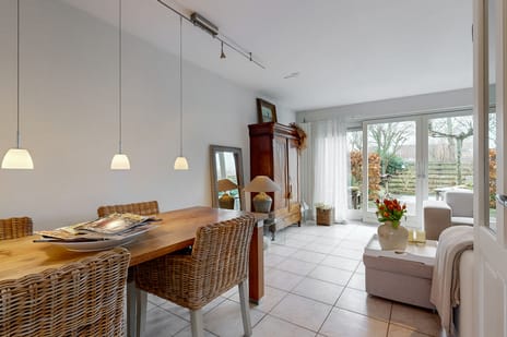 Amer 10 tertiary image