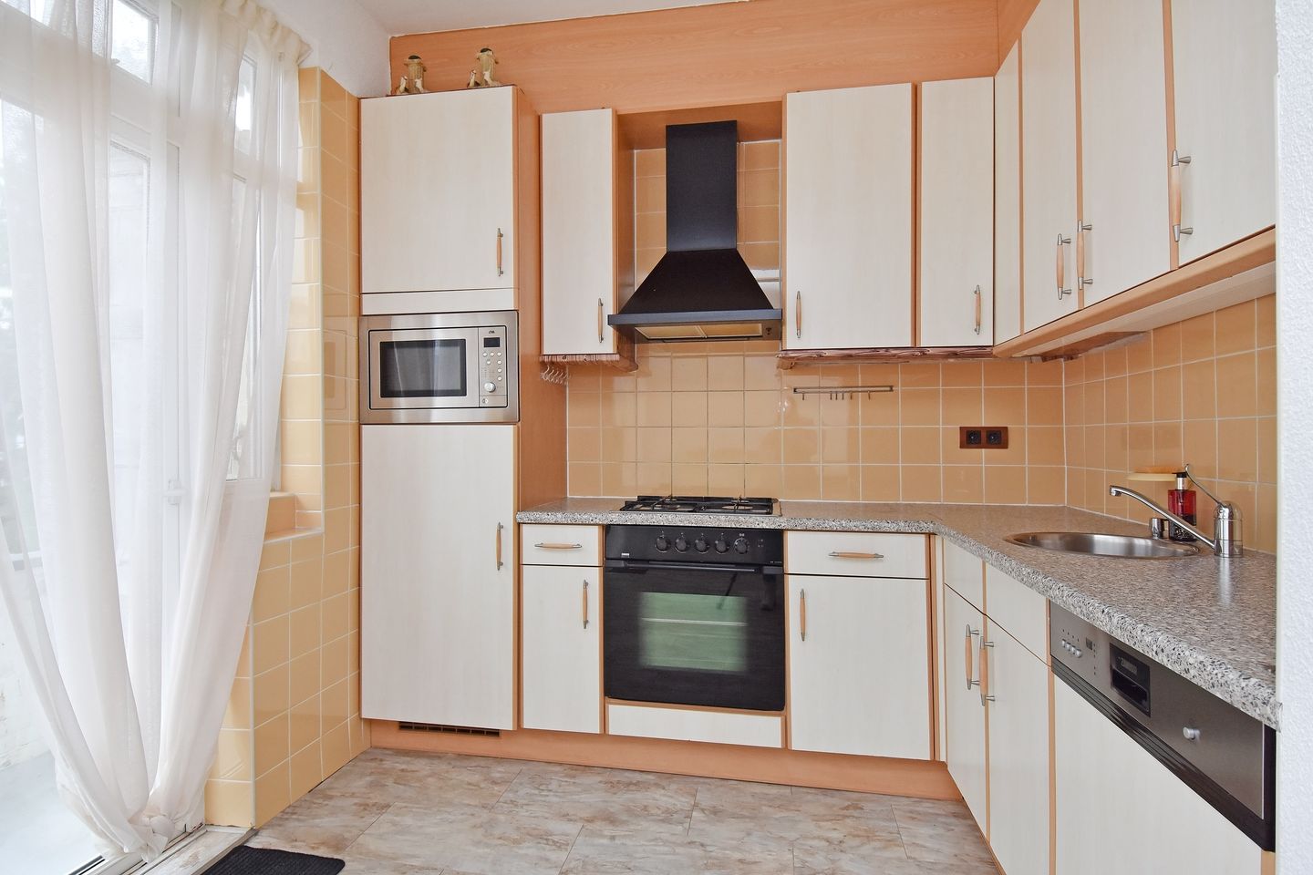 Photo 14 of Rhenenstraat 83