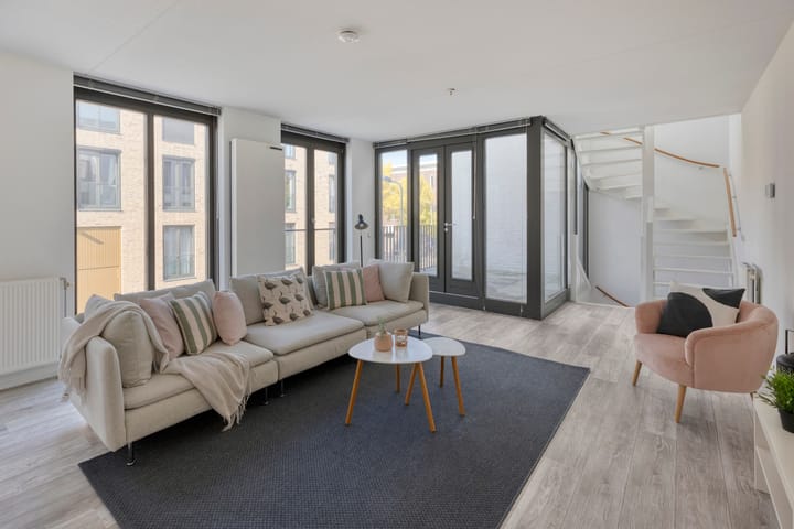 Foto 9 van Voltastraat 102