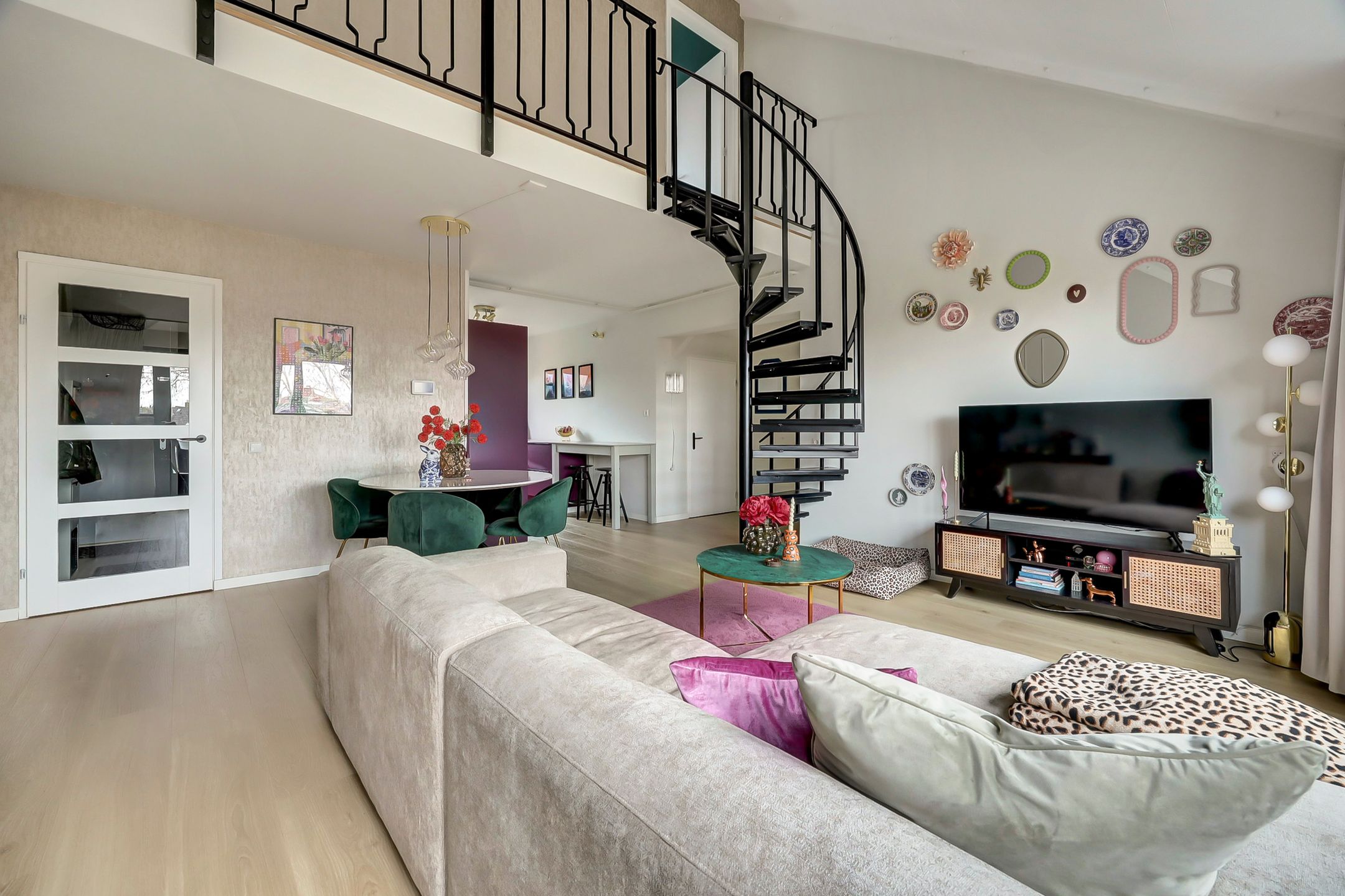 Buying a house in The Netherlands., Fuga 136