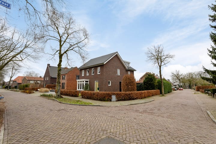 Foto 53 van Heuvelstraat 11