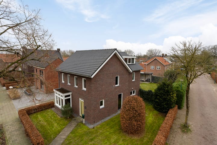 Foto 51 van Heuvelstraat 11